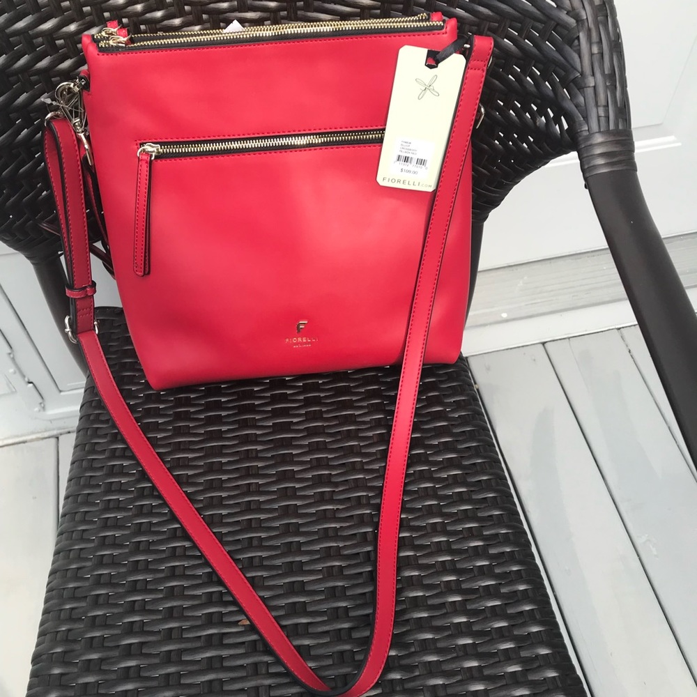 Elliot Crossbody in Pillbox Red
